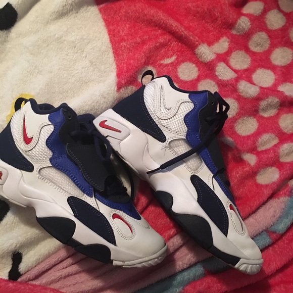 Nike sneakers - Picture 2 of 3